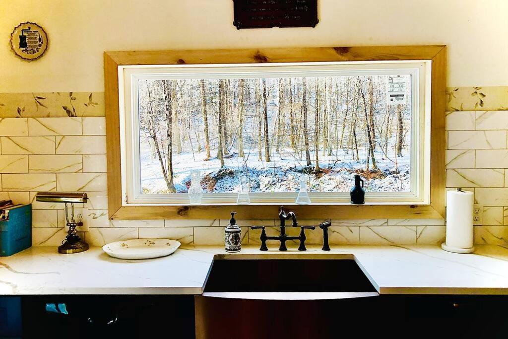 Charming 120-Year-Old Farmhouse By The Creek. Starlight Extérieur photo