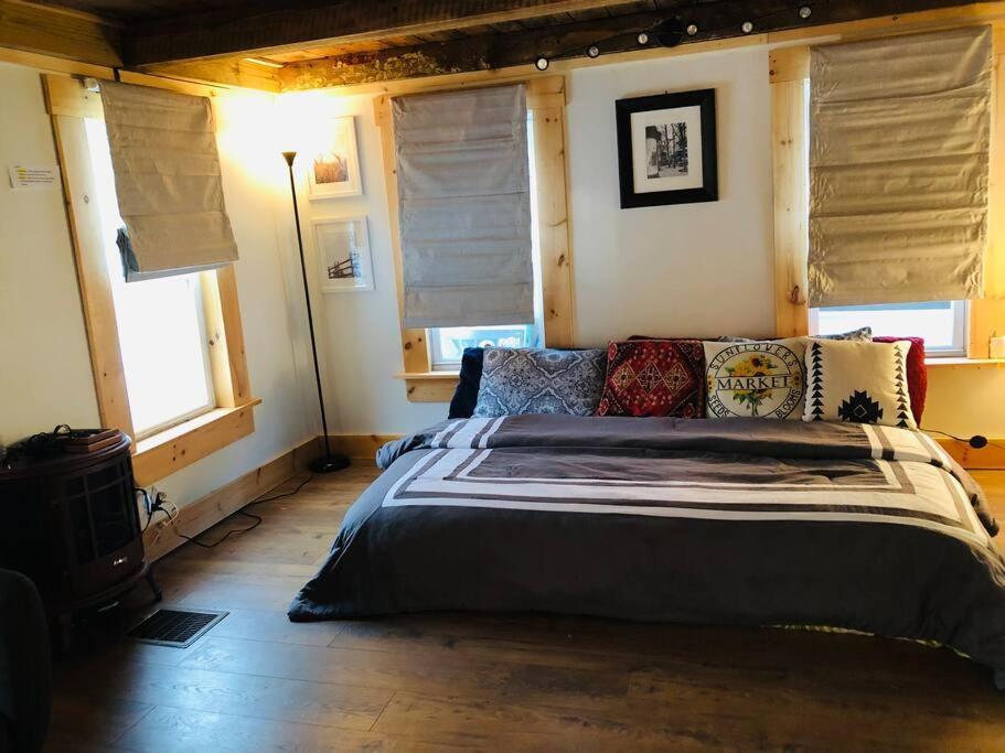 Charming 120-Year-Old Farmhouse By The Creek. Starlight Extérieur photo