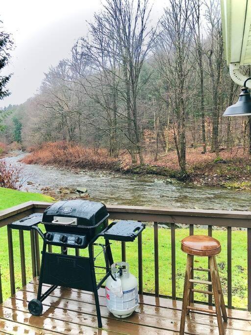Charming 120-Year-Old Farmhouse By The Creek. Starlight Extérieur photo